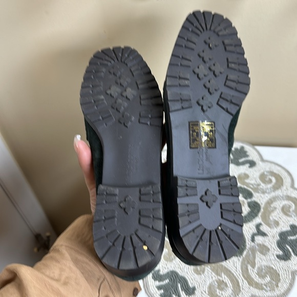 Emerald green suede Liz Claiborne loafers - Picture 10 of 10